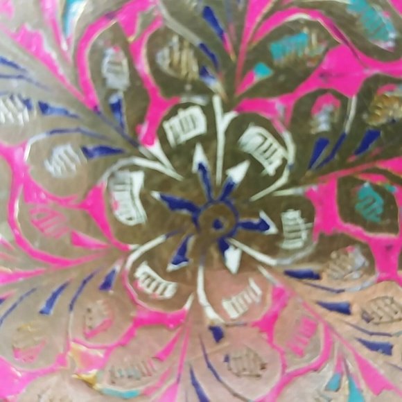 Wall Art Display Plate Hand Tooled Floral Design Brass 15" Vintage Collectible - Picture 4 of 5